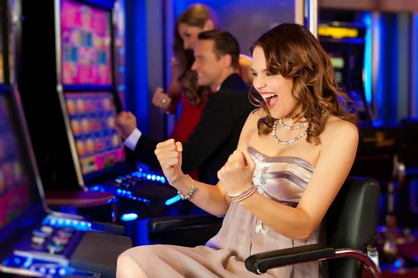 Perbedaan Jackpot Progresif dan Jackpot Tetap